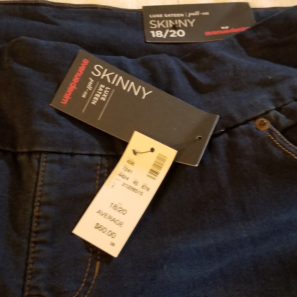 Jeans - Picture 2 of 4